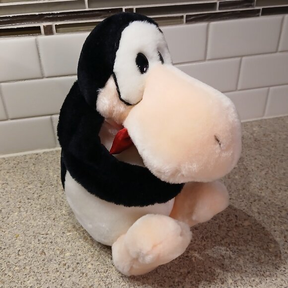 Vintage Dakin 1985 Opus Penguin Plushie Stuffed Toy/Doll (NWOT) - Picture 1 of 7